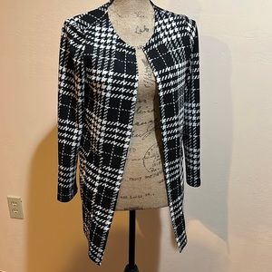 ***LIKE NEW*** black/white cardigan